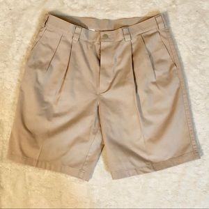 Men’s khaki shorts